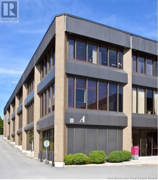 560 Main Street, photo 3