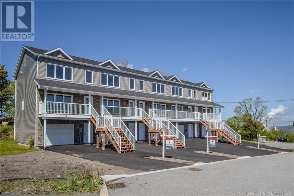 6 Rockingstone Drive, photo 2