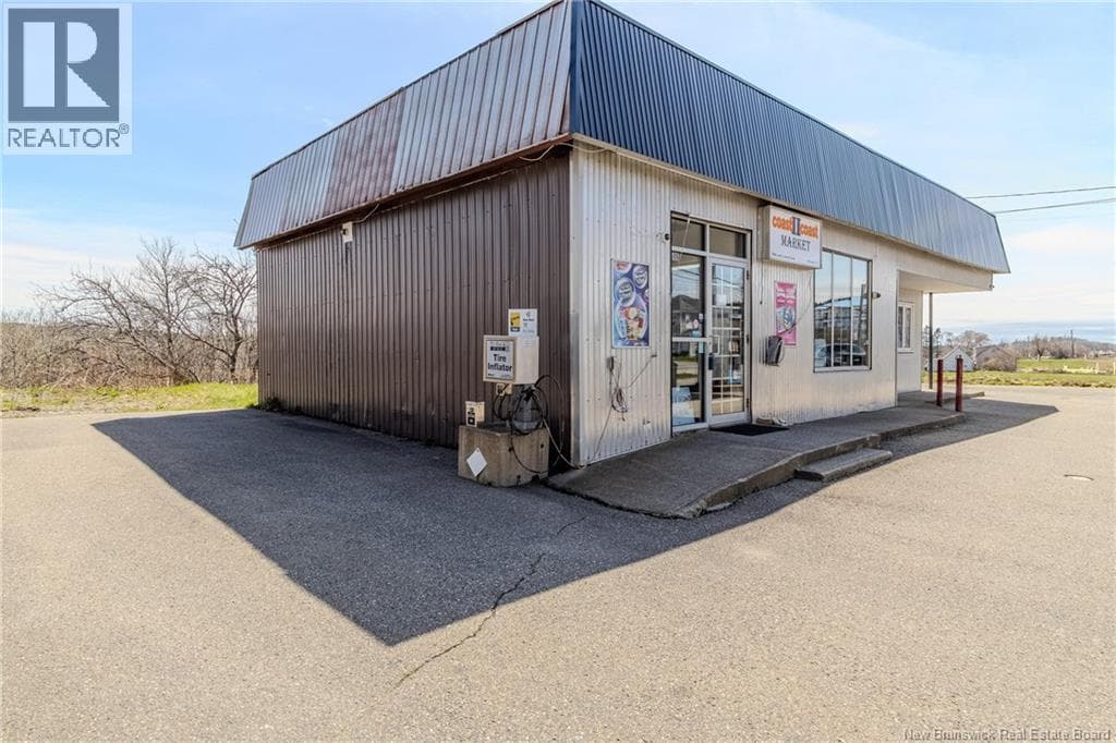 1506 Loch Lomond Road, photo 4