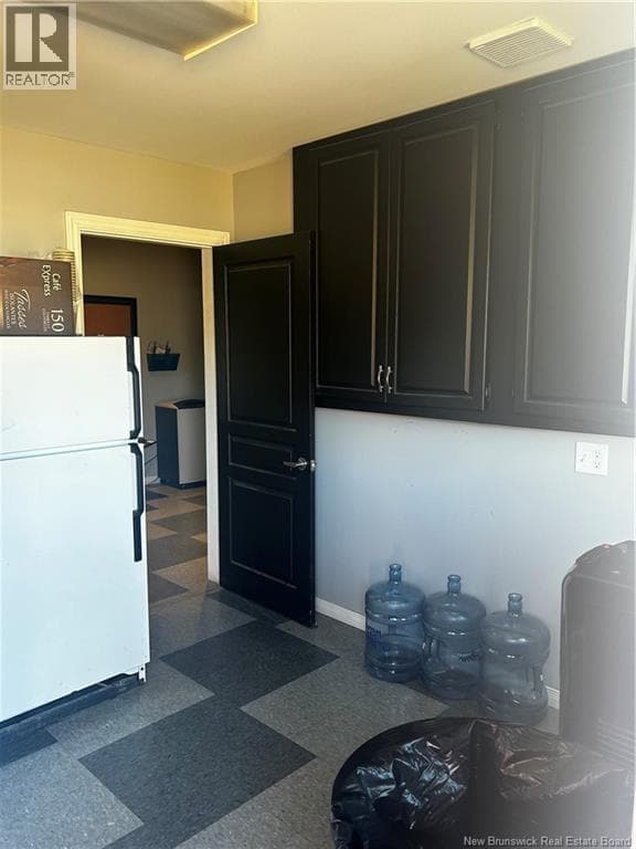 7-17 Foster Thurston Drive, photo 4