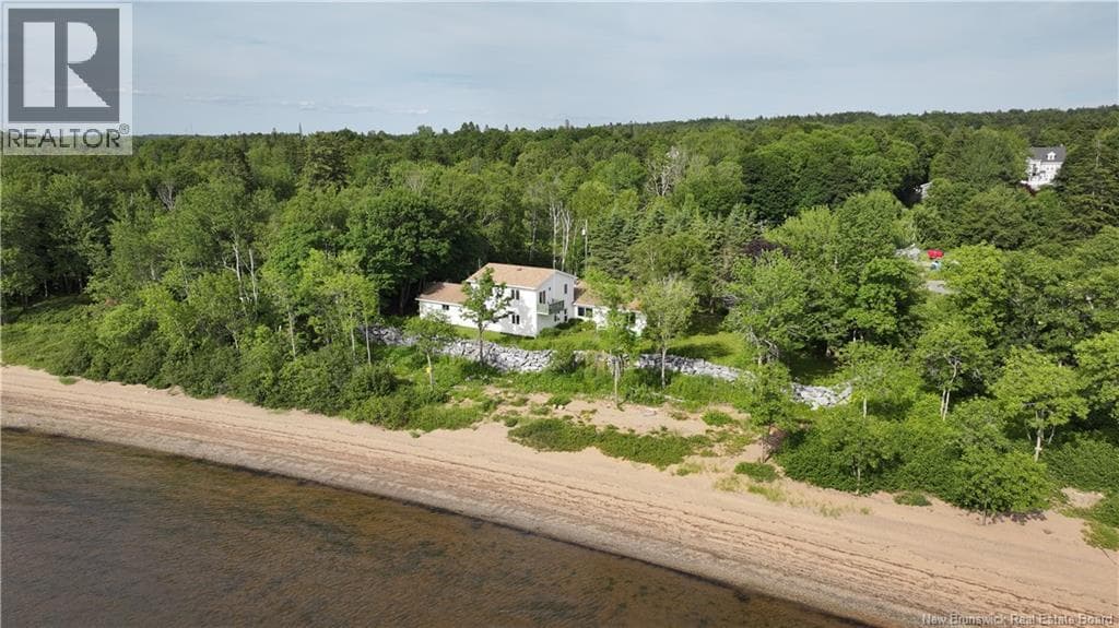 8 Tennis Court Road