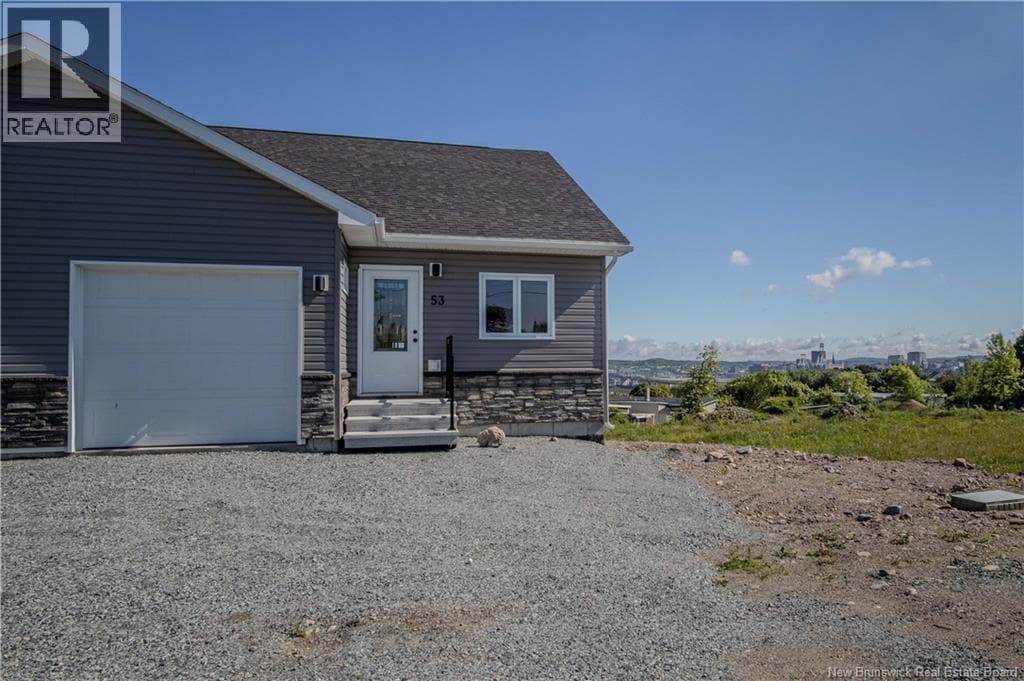 53 Rockingstone Drive, photo 2