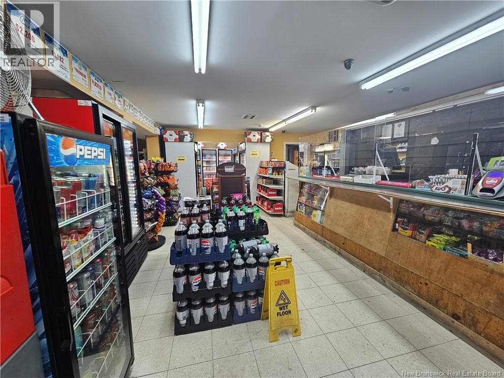 160 Carmarthen Street, photo 3