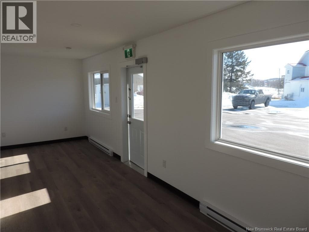 594 Rothesay Avenue Unit# 2, photo 2