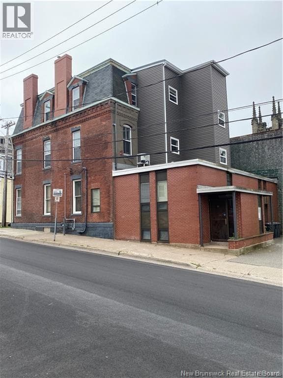 101 Carleton Street, photo 2
