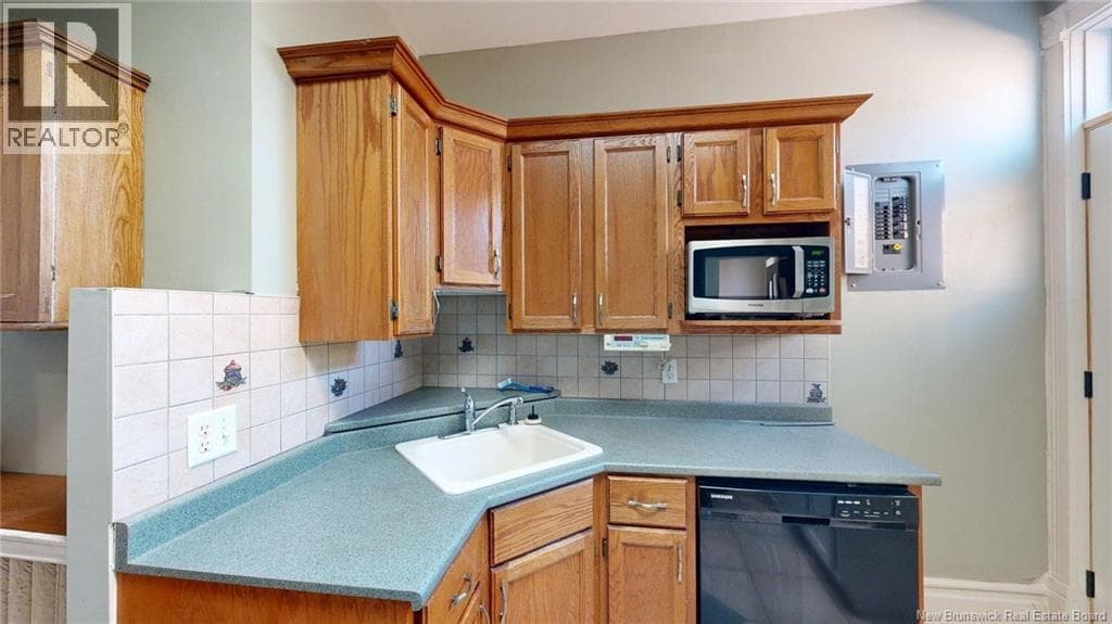 219 Germain Street, photo 32