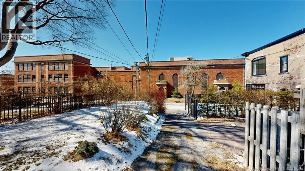 219 Germain Street, photo 36