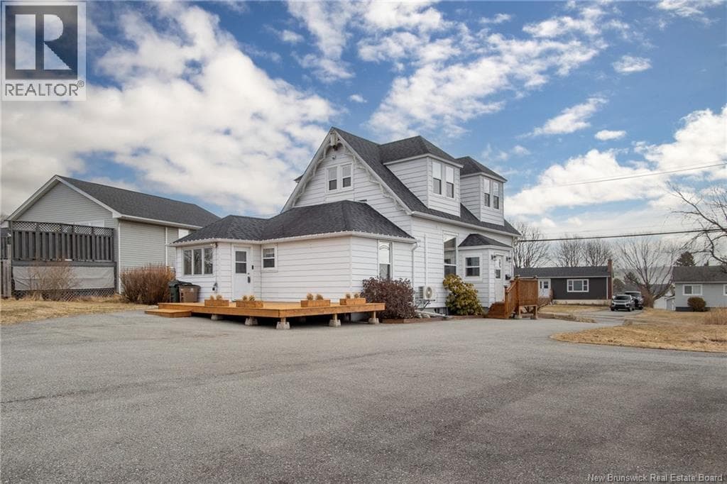 754 Sand Cove Road, photo 3