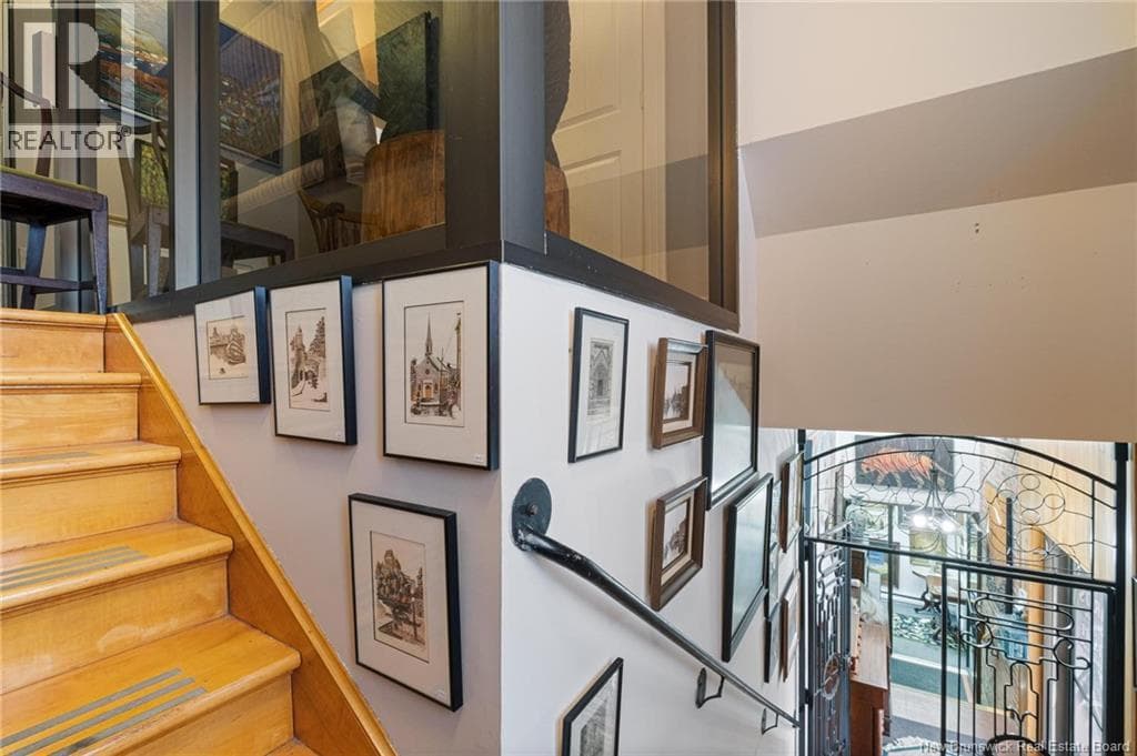 158-162 Charlotte Street, photo 3