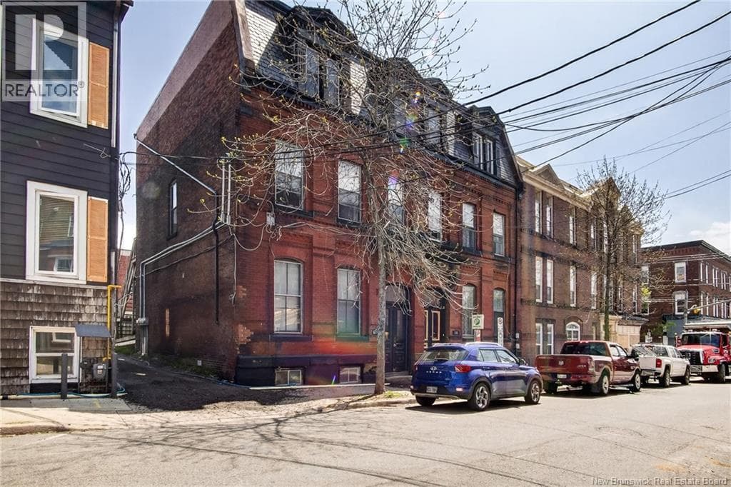 136 Charlotte Street, photo 2