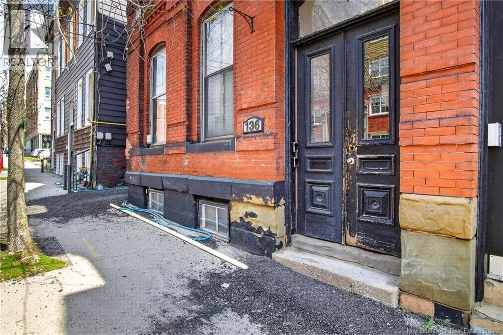 136 Charlotte Street, photo 3