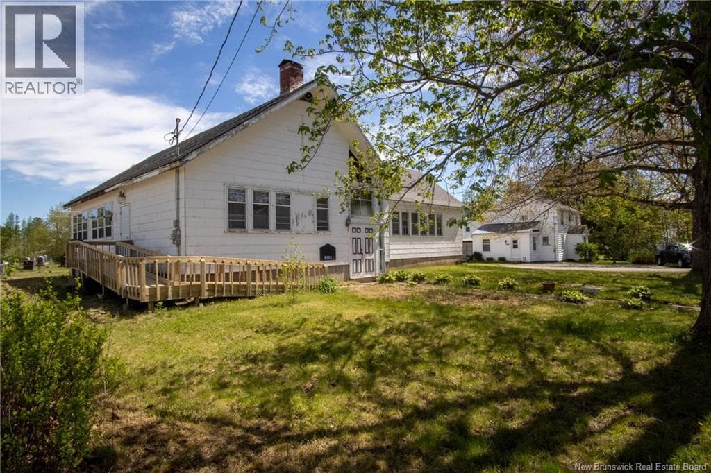 8523 Route 101, photo 2