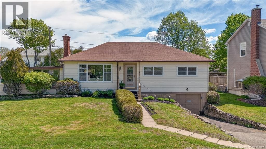 90 Bayview Drive