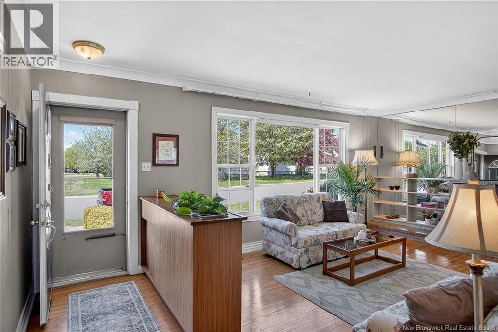 90 Bayview Drive, photo 4