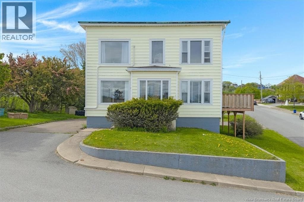360 Riverview Drive, photo 2
