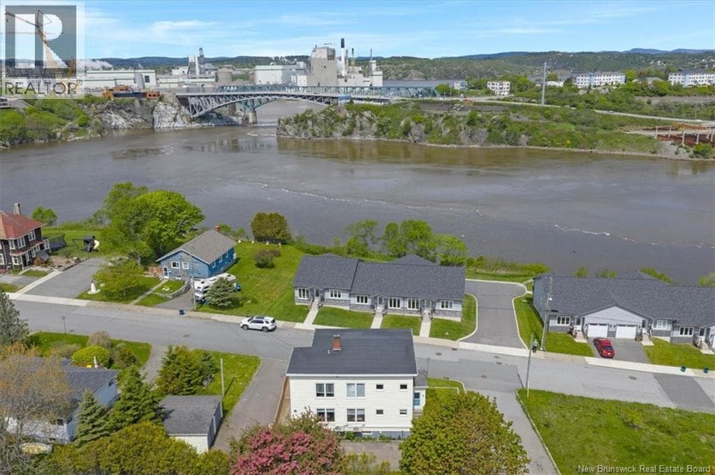 360 Riverview Drive, photo 29