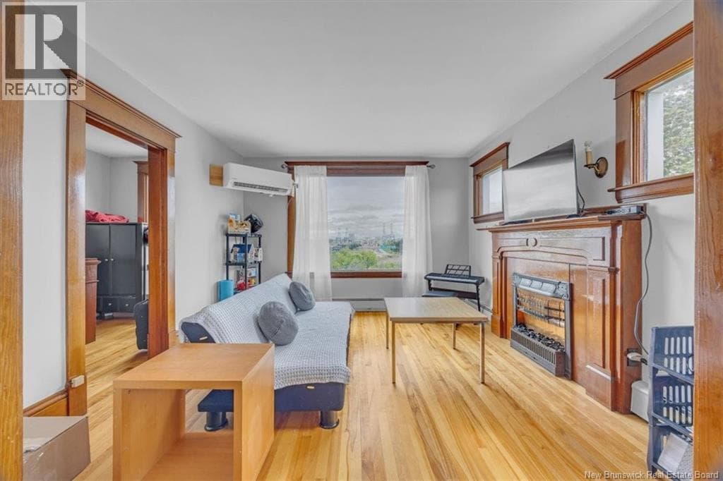 360 Riverview Drive, photo 4