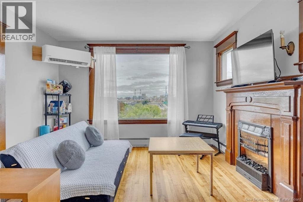 360 Riverview Drive, photo 5