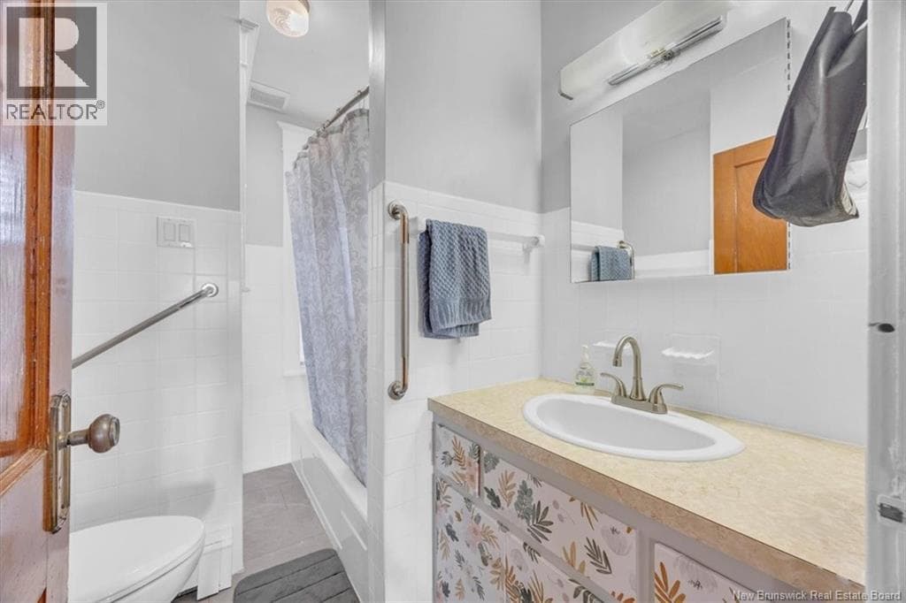 360 Riverview Drive, photo 8