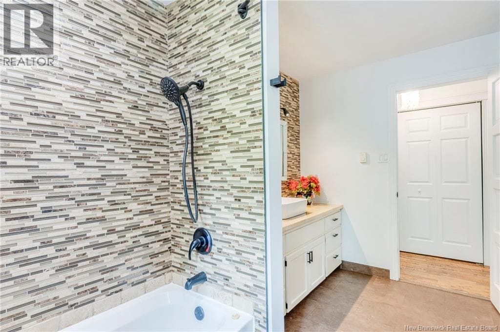 10 Eydie Drive, photo 16