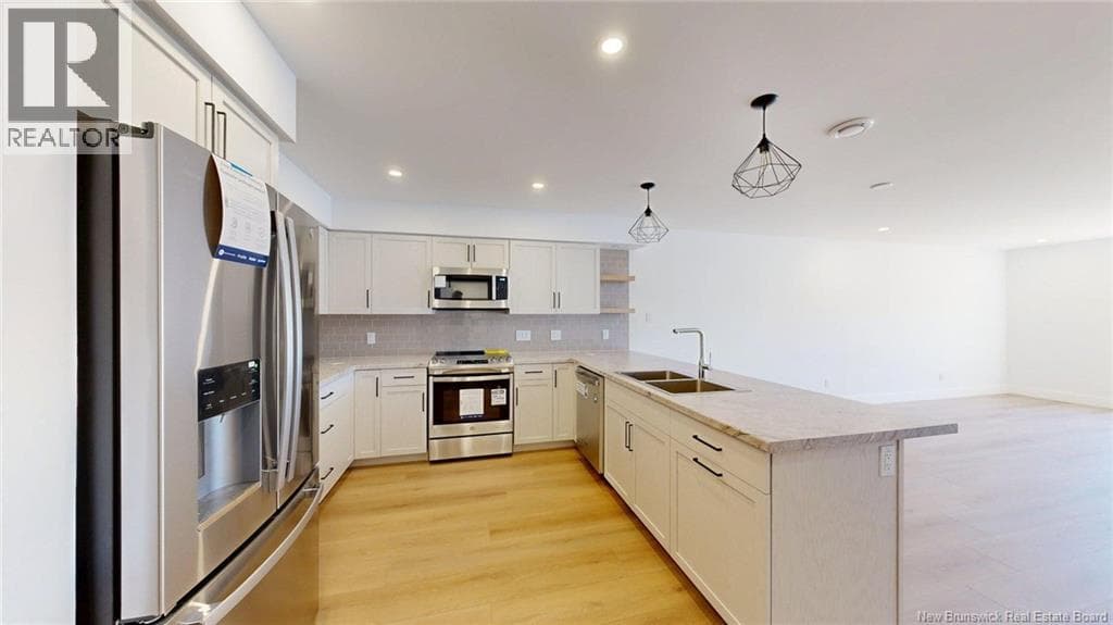 4-290 Colonel Nase Boulevard Unit# 108, photo 8