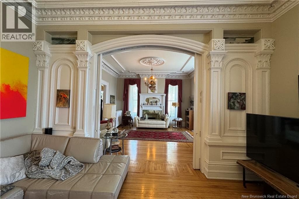 2-4 Douglas Avenue, photo 8
