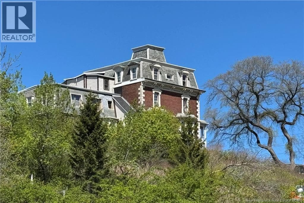 2-4 Douglas Avenue, photo 5