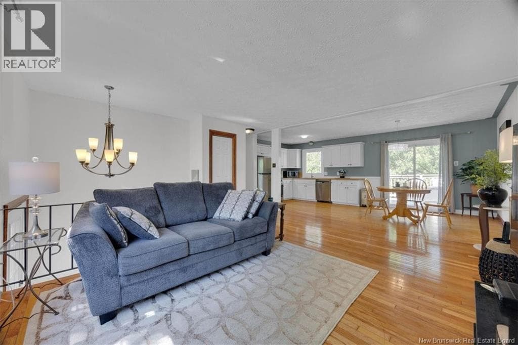 77 Varsity Street, photo 8