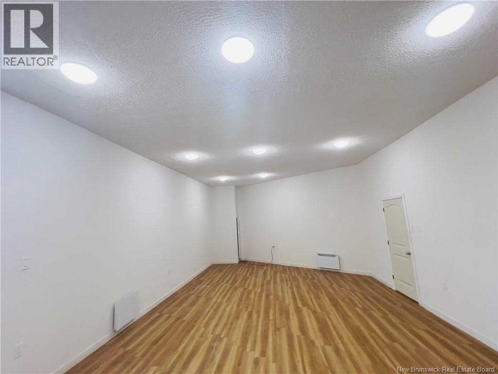 341 Douglas Avenue, photo 21