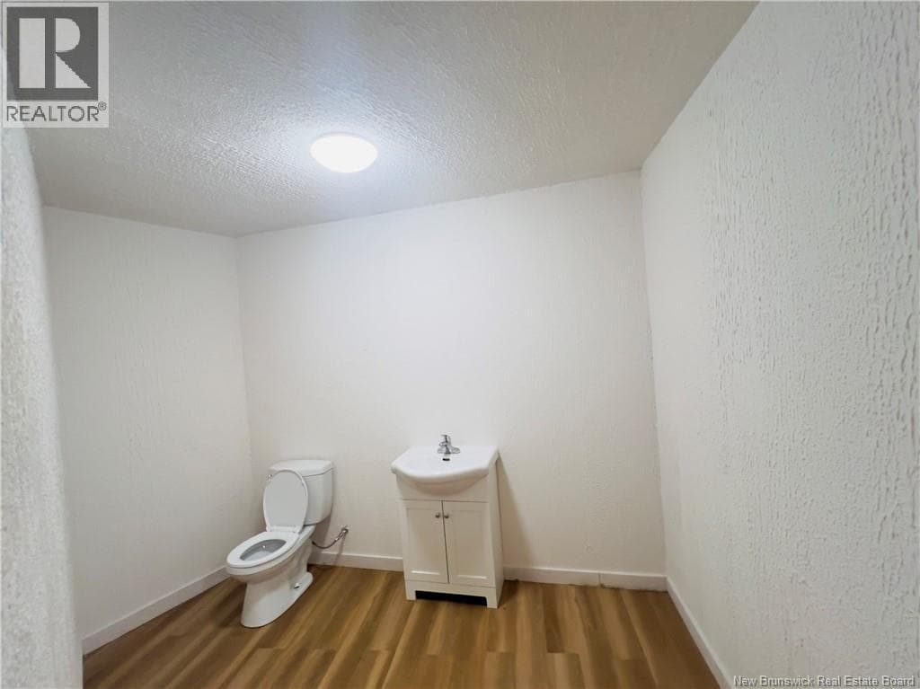 341 Douglas Avenue, photo 25