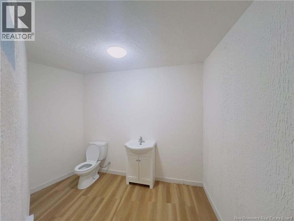 341 Douglas Avenue, photo 24