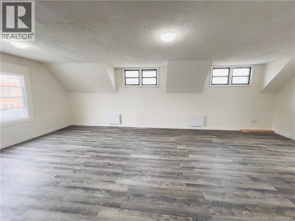 341 Douglas Avenue, photo 32