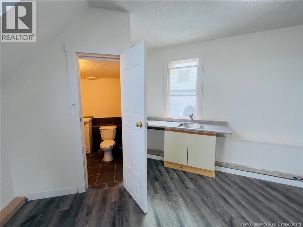 341 Douglas Avenue, photo 42