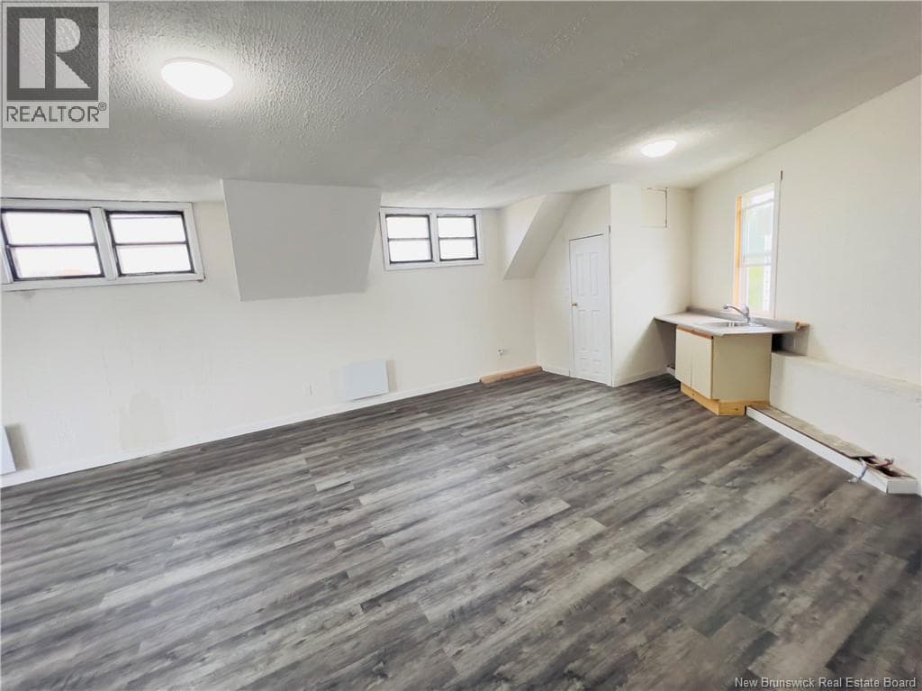 341 Douglas Avenue, photo 33