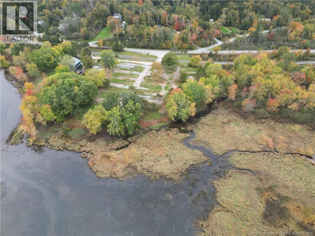 382 Riverbank Lane, photo 5