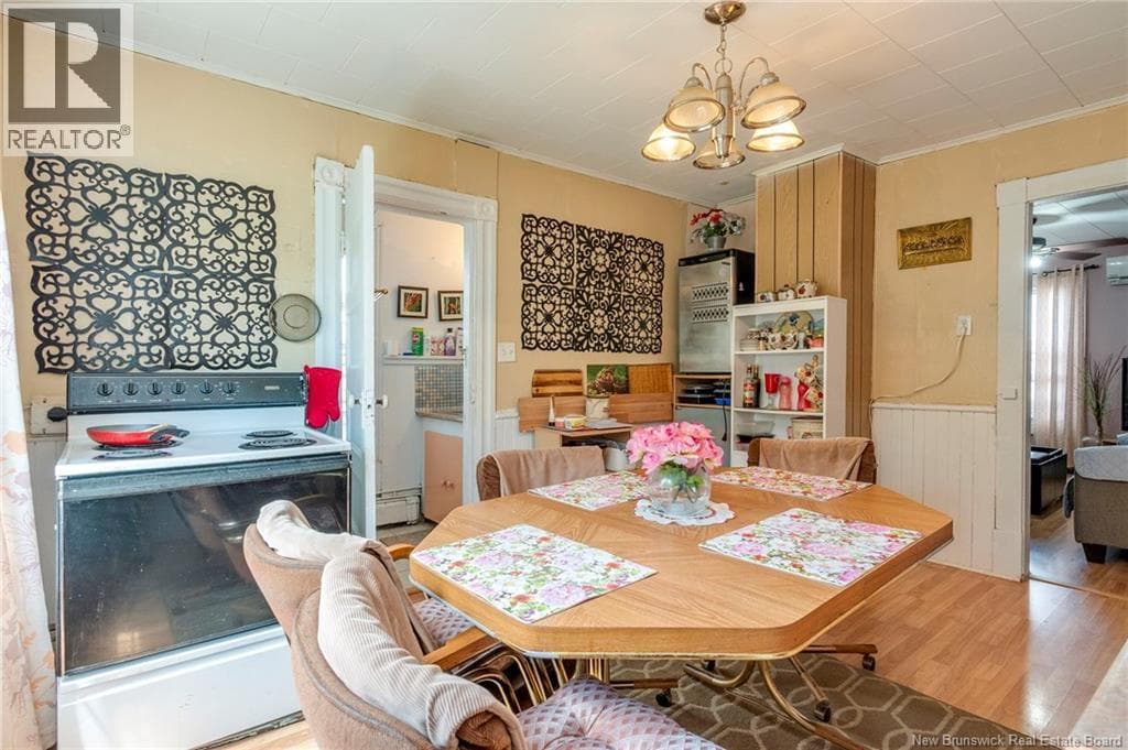 130 Visart Street, photo 21