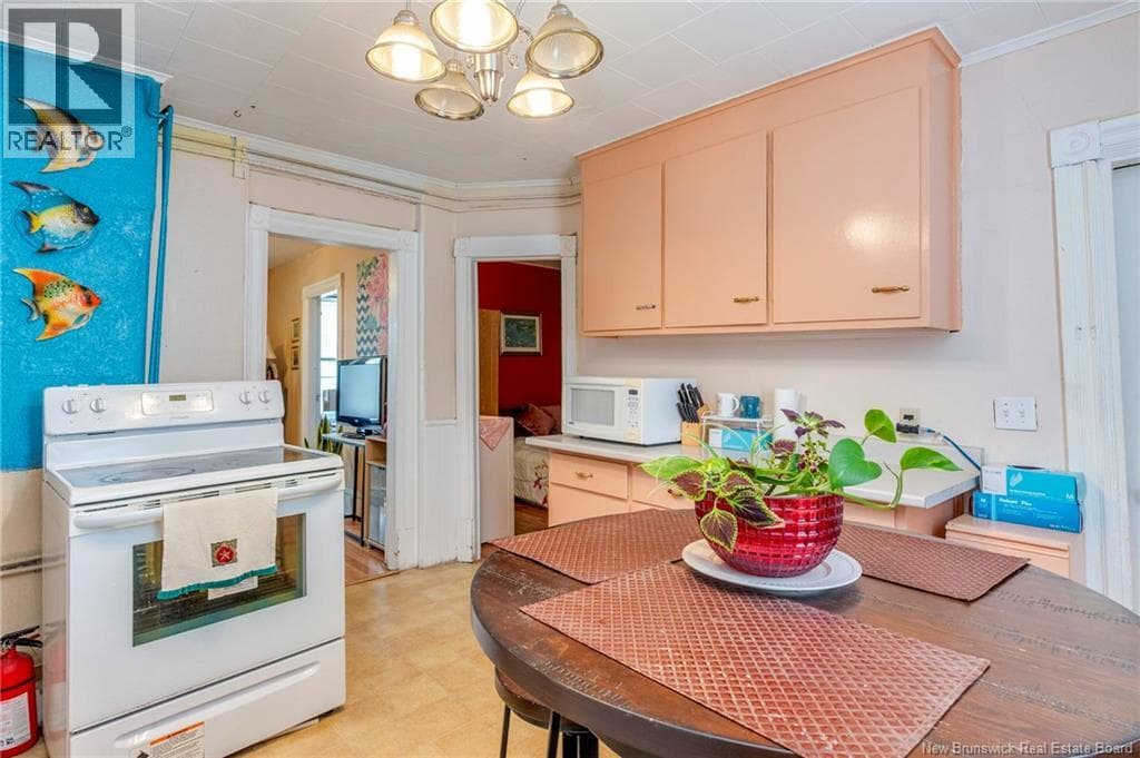 130 Visart Street, photo 10