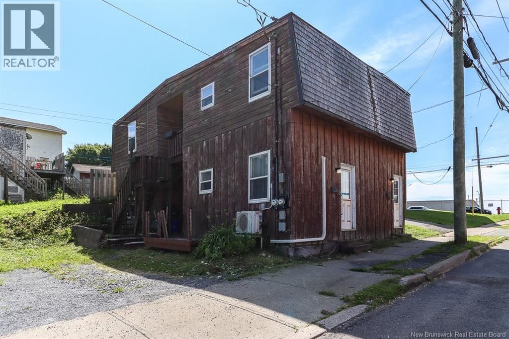 304 Carmarthen Street, photo 2