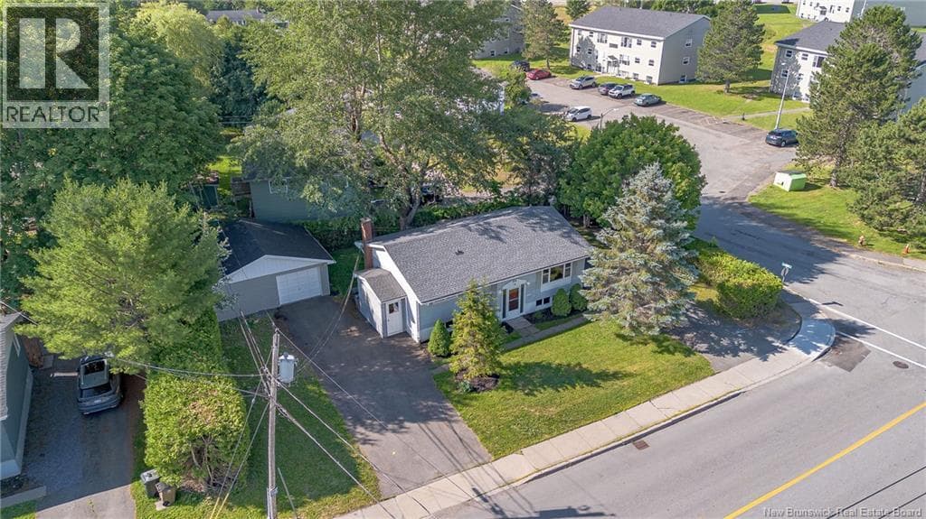 19 Woodward Avenue