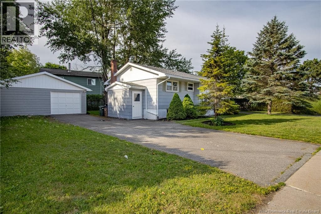 19 Woodward Avenue, photo 2
