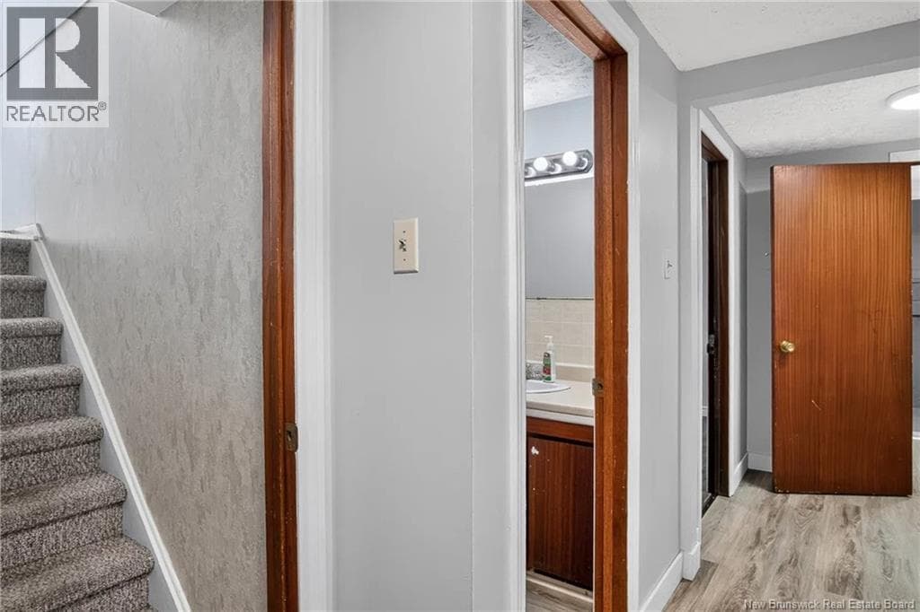 19 Woodward Avenue, photo 20