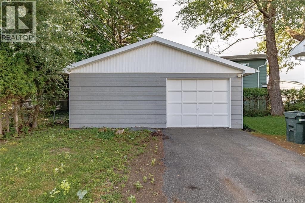 19 Woodward Avenue, photo 31