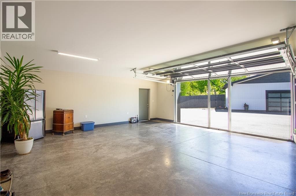 11 Robert Ross Boulevard, photo 28
