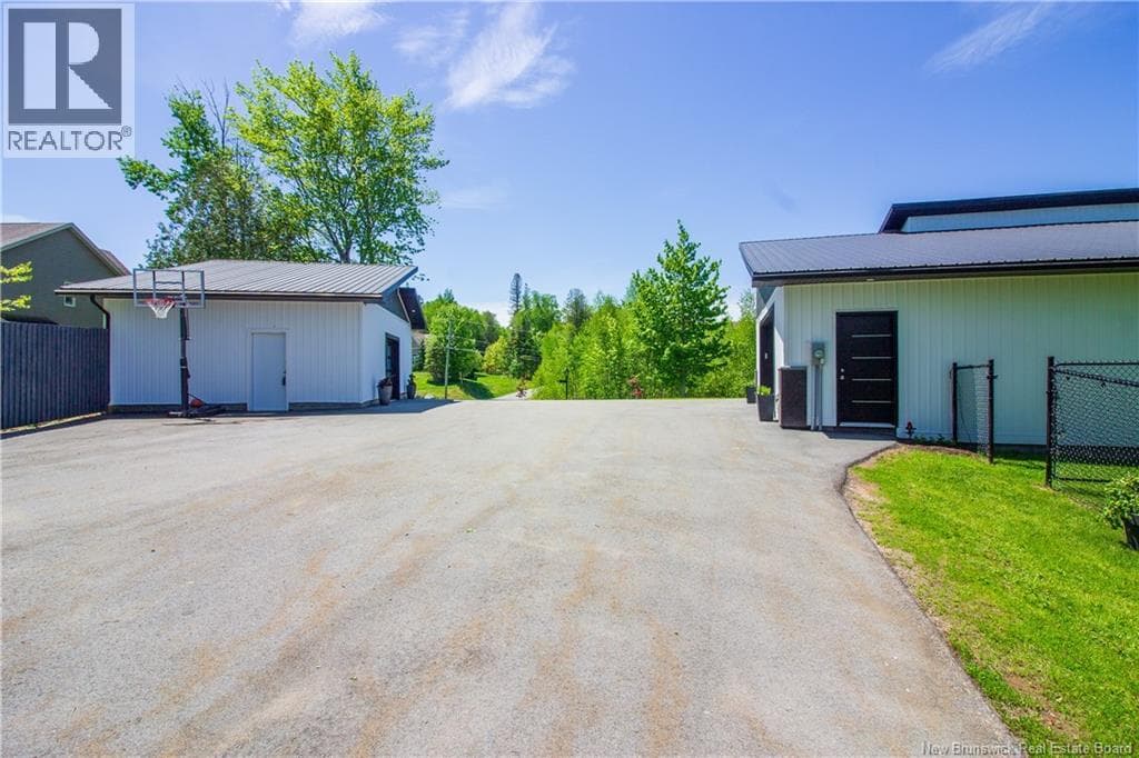 11 Robert Ross Boulevard, photo 45
