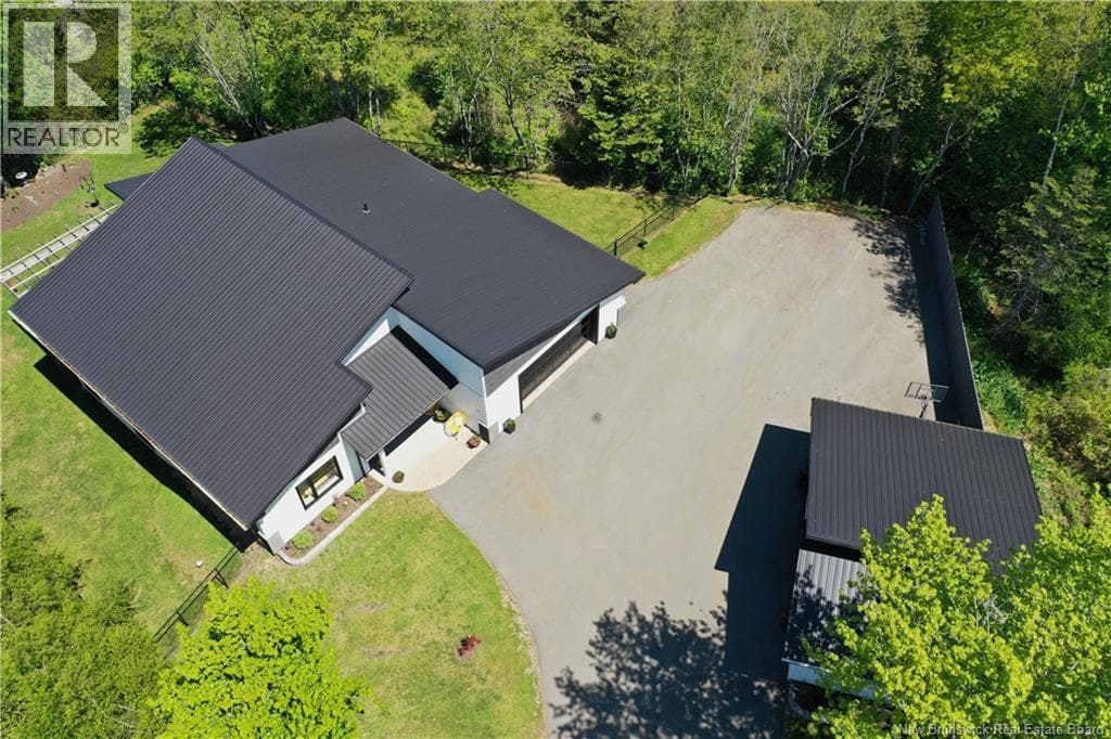 11 Robert Ross Boulevard, photo 47