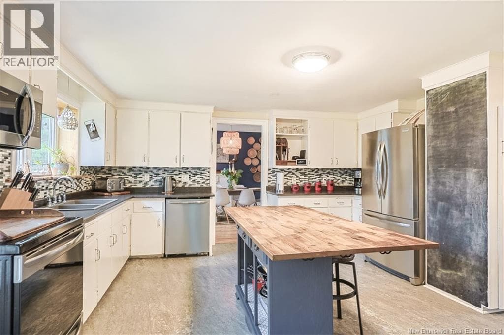 325 St James Street West, photo 13