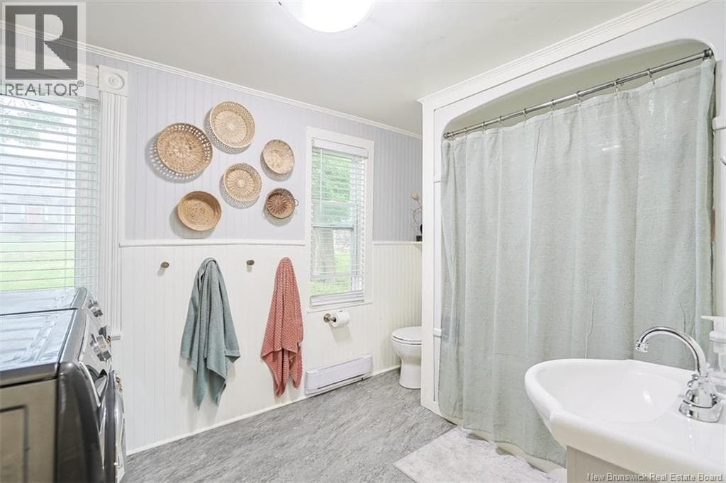 325 St James Street West, photo 17