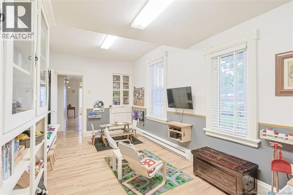 325 St James Street West, photo 19