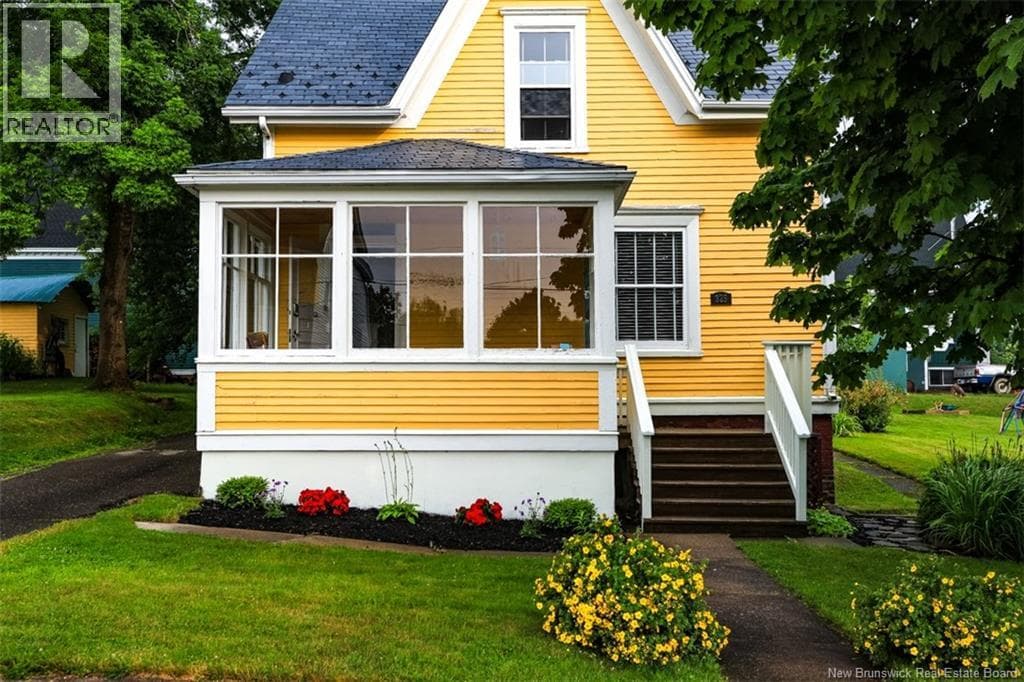 325 St James Street West, photo 2