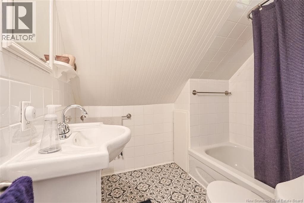 325 St James Street West, photo 25